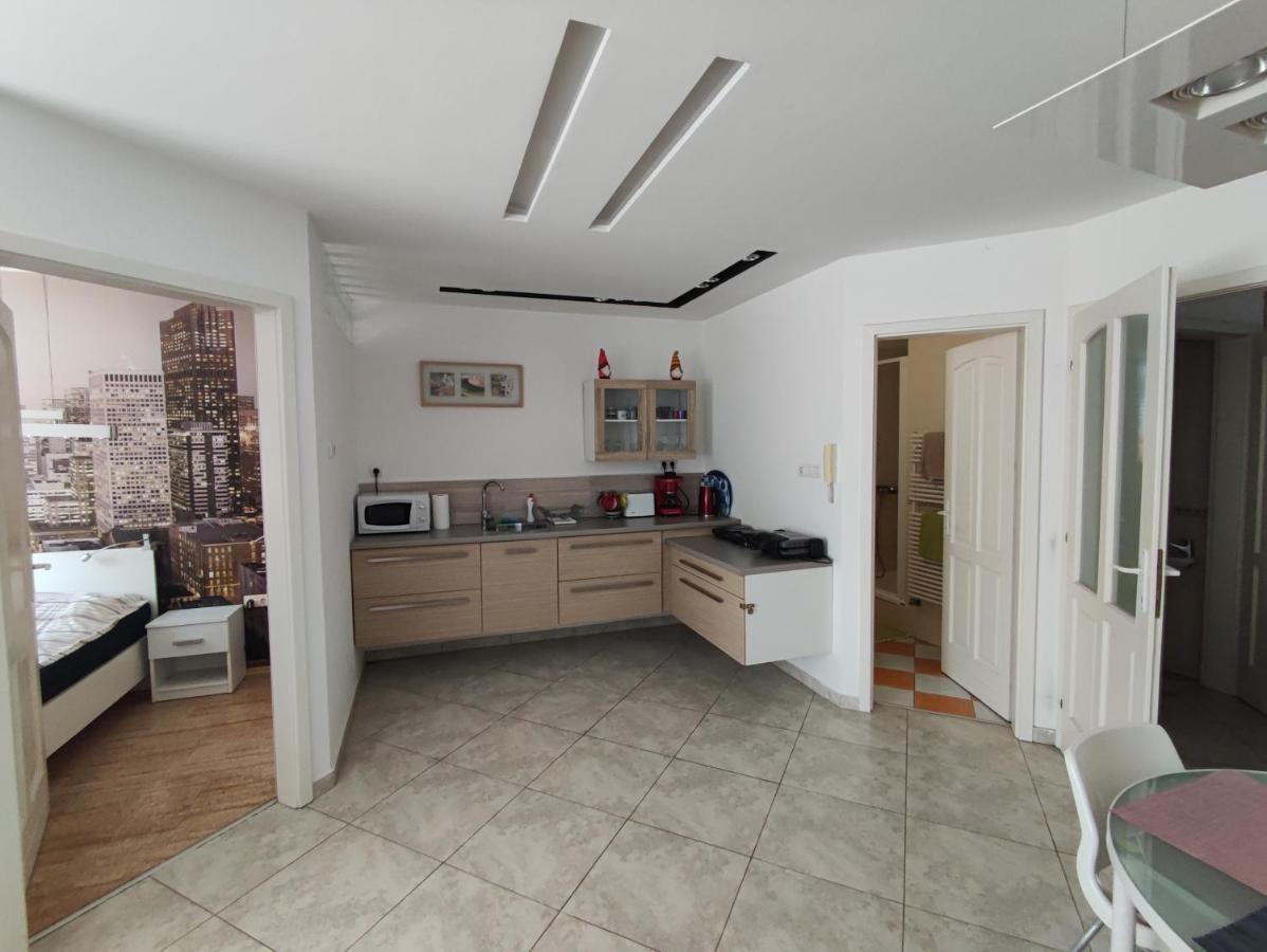 City Center Apartman ซาลาแอแกร์แซค ภายนอก รูปภาพ